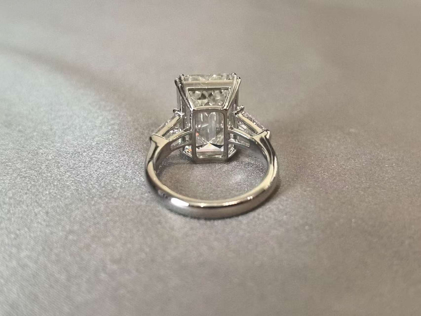 Emerald-Center Trilogy Ring | Baguette Sidestones | Architectural Elegance | Lab-Grown Diamonds