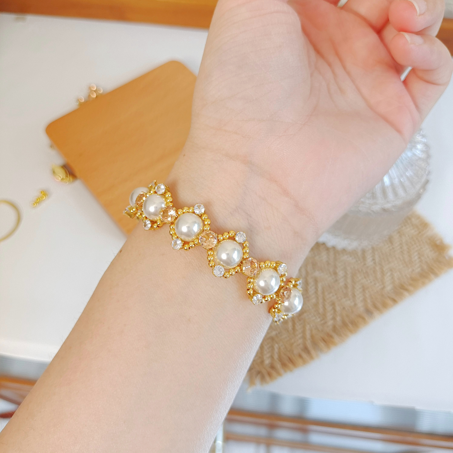 No.22 LinaBell-Inspired Pearl Bracelet – Handmade Pink Elegance with Zircons & Beads