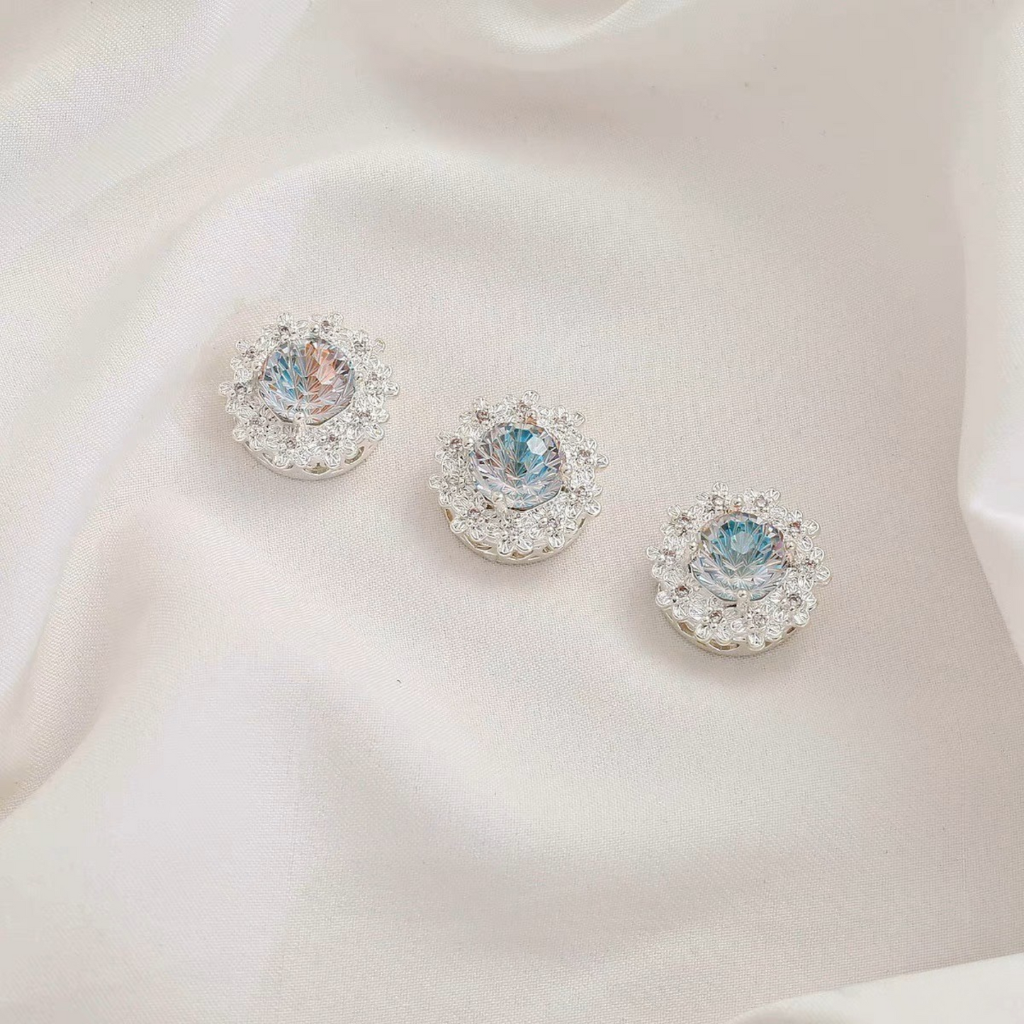 【S04】1PCS 16mm Peach Blossom Firework-Cut CZ Multi-Hole Spacer Bead – Silver-Plated, High-Color-Fast, DIY Jewelry Connector