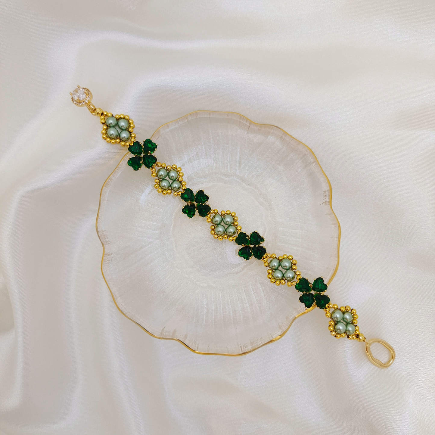 No.70 Clover Handmade Bracelet – Heart-Shaped CZ Charms, Pearls & Oval Clasp