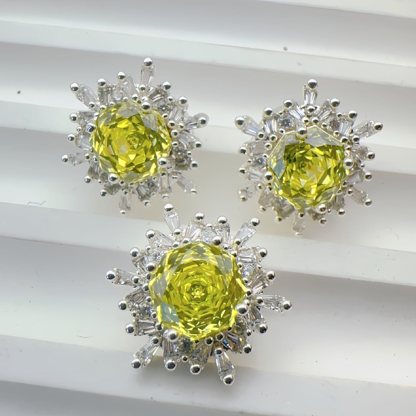 Snowflake Zircon Spacer with Rose Cut Diamond