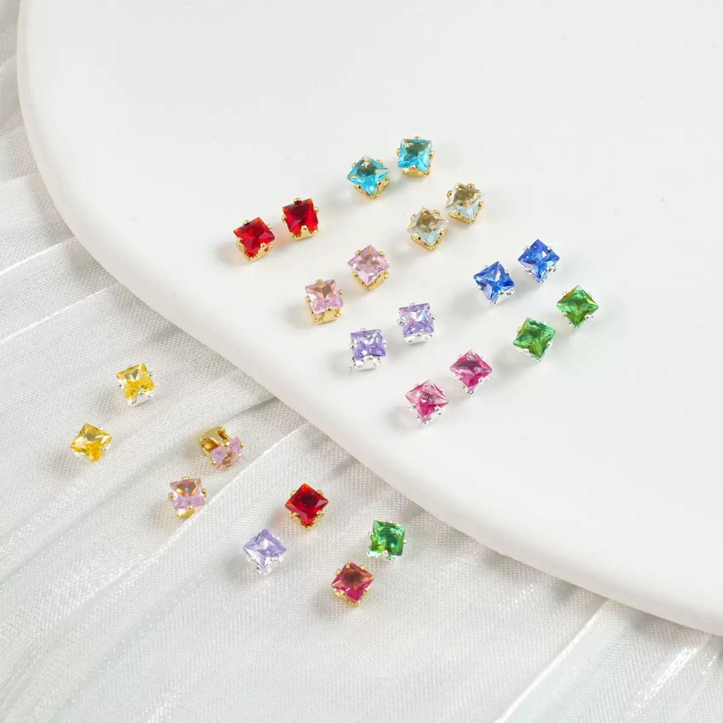 【A07】50pcs Square Zircon Beads – 3x3mm Gold-Claw DIY Spacer for Handmade Jewelry