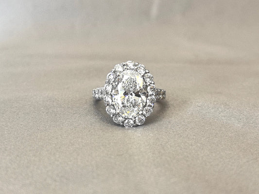 Iconic Oval Halo Ring | Half-Eternity Band | Maximum Brilliance | Lab-Grown Diamonds