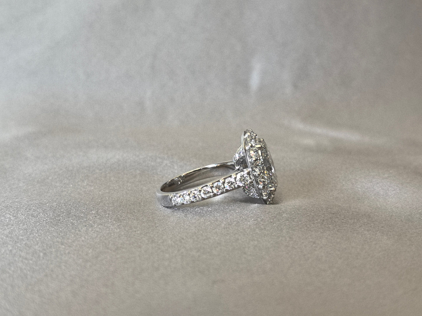 Iconic Oval Halo Ring | Half-Eternity Band | Maximum Brilliance | Lab-Grown Diamonds