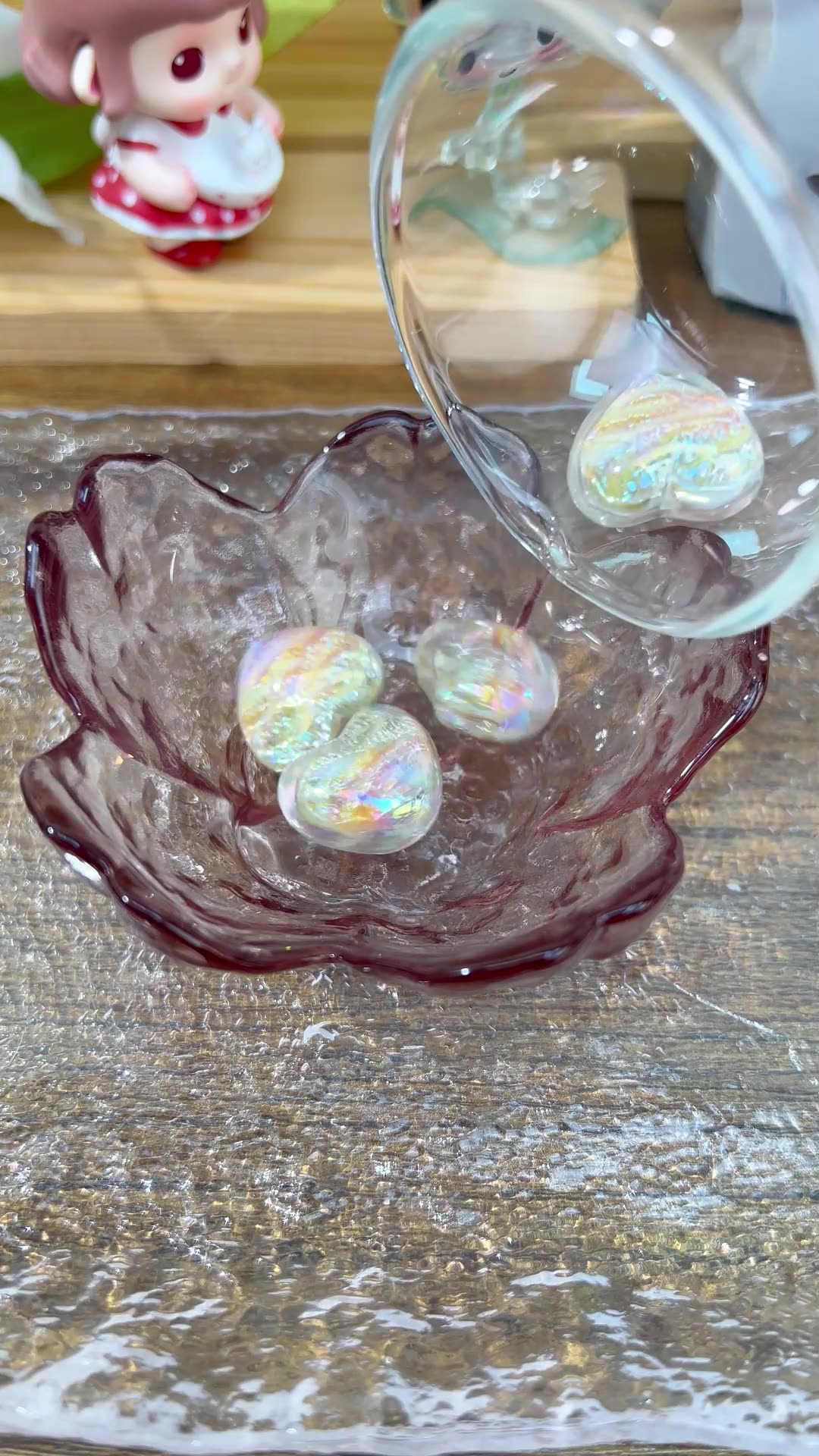 Oil-Painted Heart-shape Beads