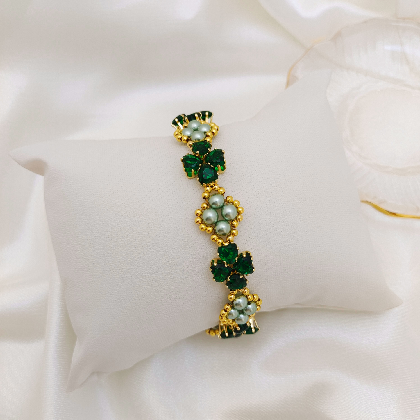 No.70 Clover Handmade Bracelet – Heart-Shaped CZ Charms, Pearls & Oval Clasp