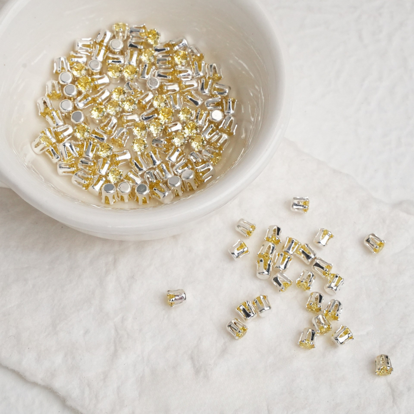 【A02】 50pcs 3mm Round Zircon Beads – Silver-Claw Rhinestones for DIY Handmade Jewelry