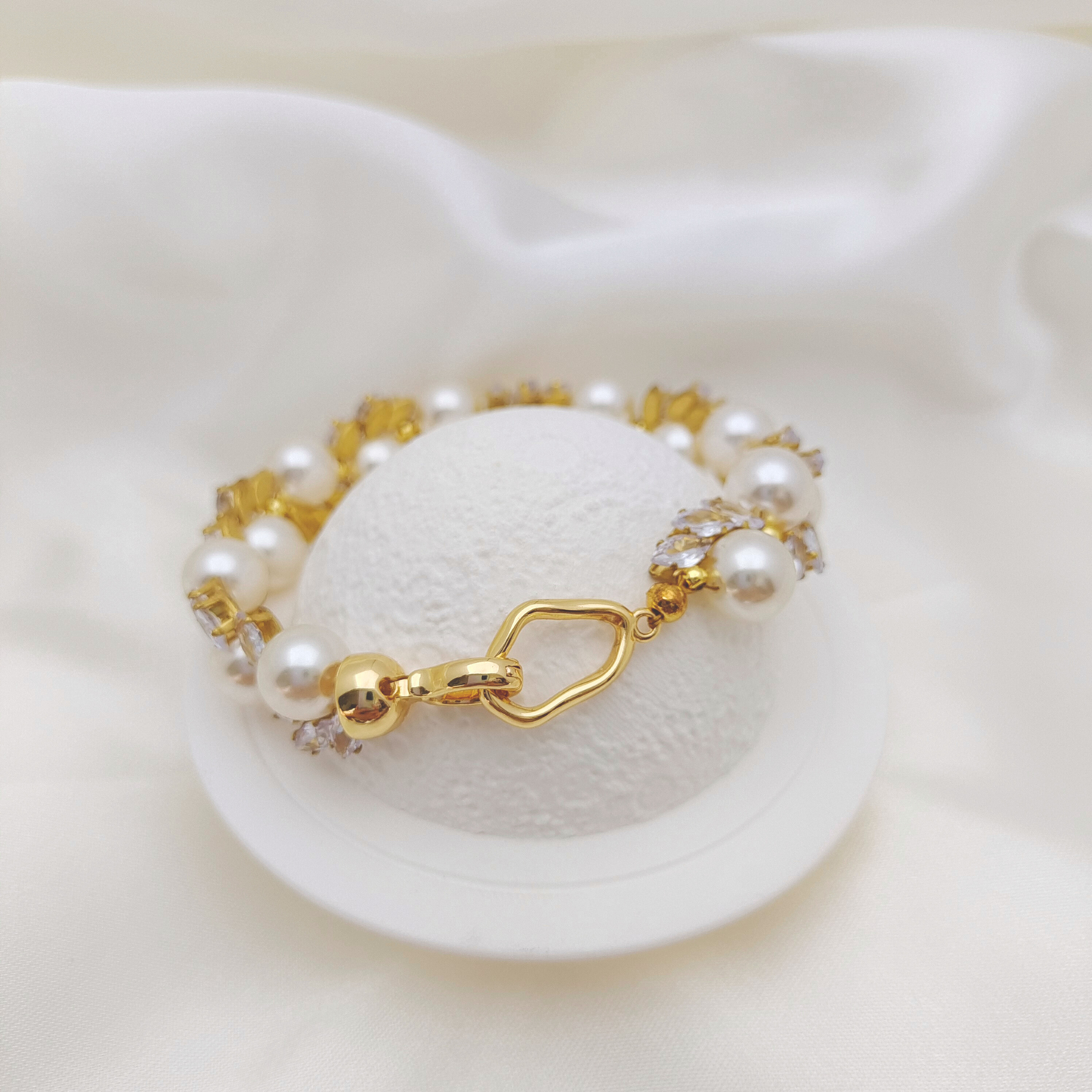 No.52 Angel’s Feather Handmade Bracelet | Marquise Zircon & Pearl | Finished Jewelry