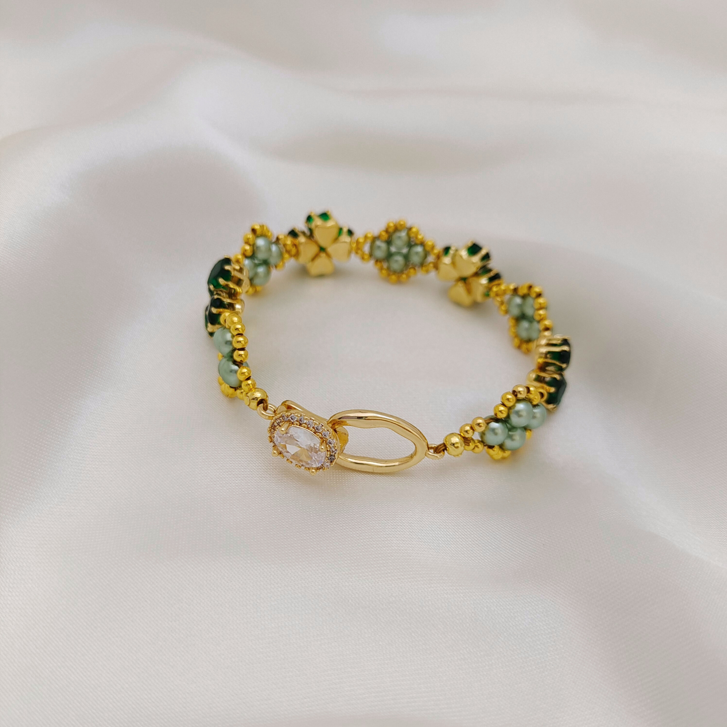 No.70 Clover Handmade Bracelet – Heart-Shaped CZ Charms, Pearls & Oval Clasp