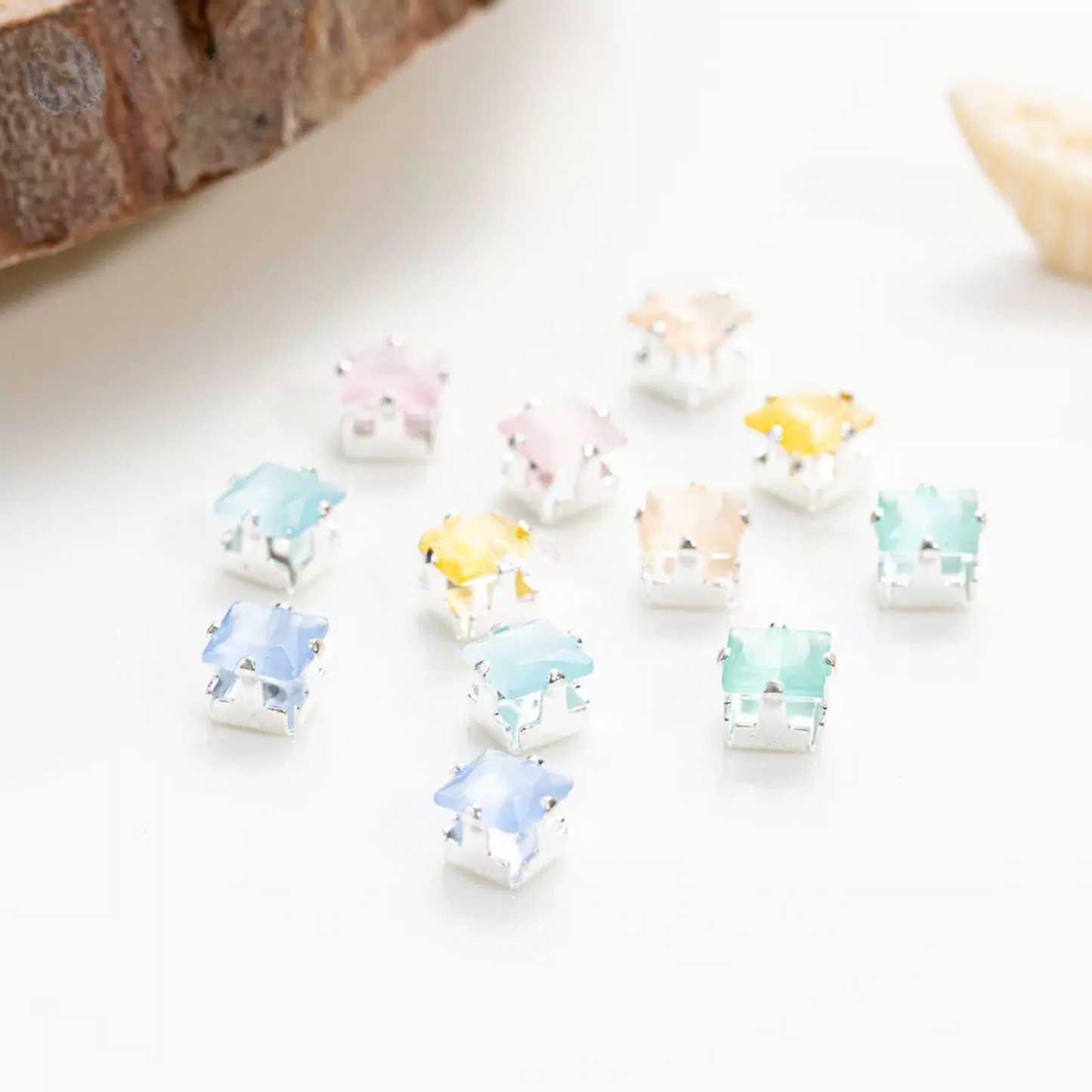 【C02】50pcs Aurora Cat’s Eye Square CZ Beads – 4×4 mm Silver-Plated Prong-Set, DIY Jewelry Supplies