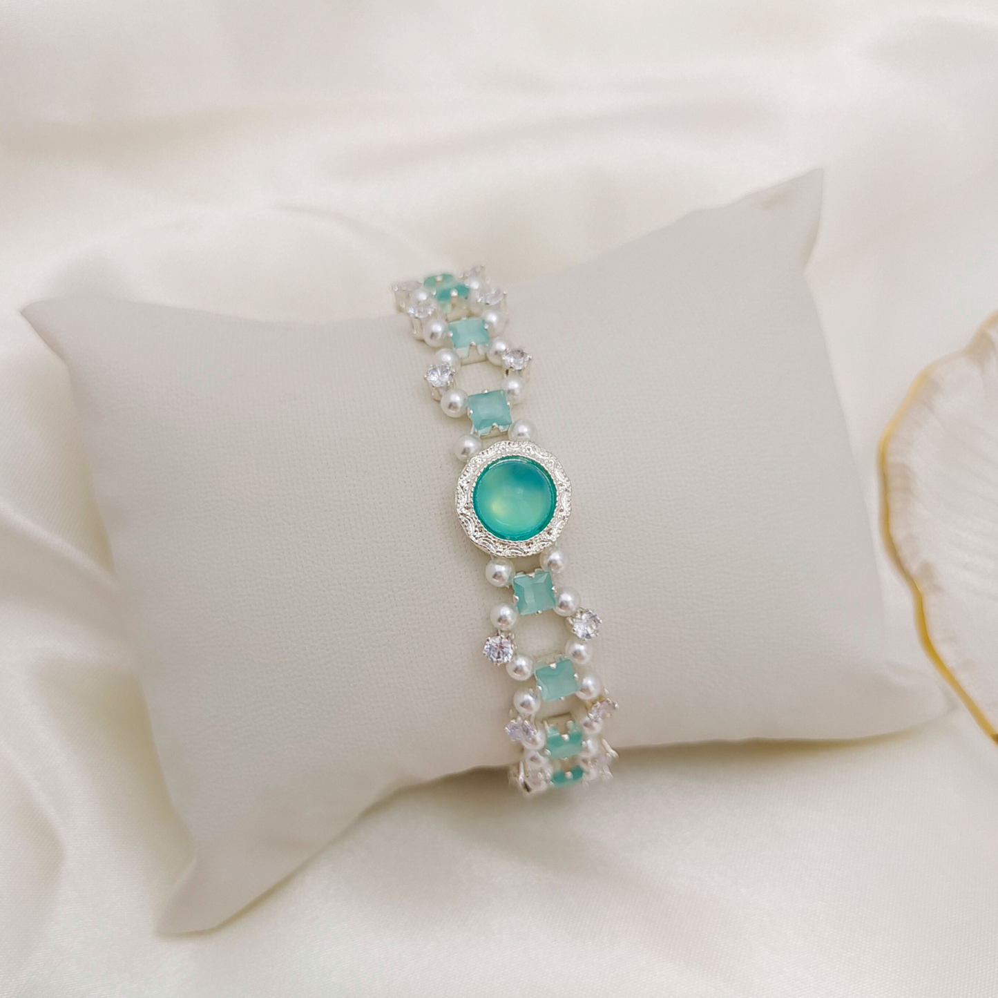 No.68 Persian Cat Handmade Bracelet – Cat’s Eye CZ, White Zircon & Pearl Beaded Jewelry