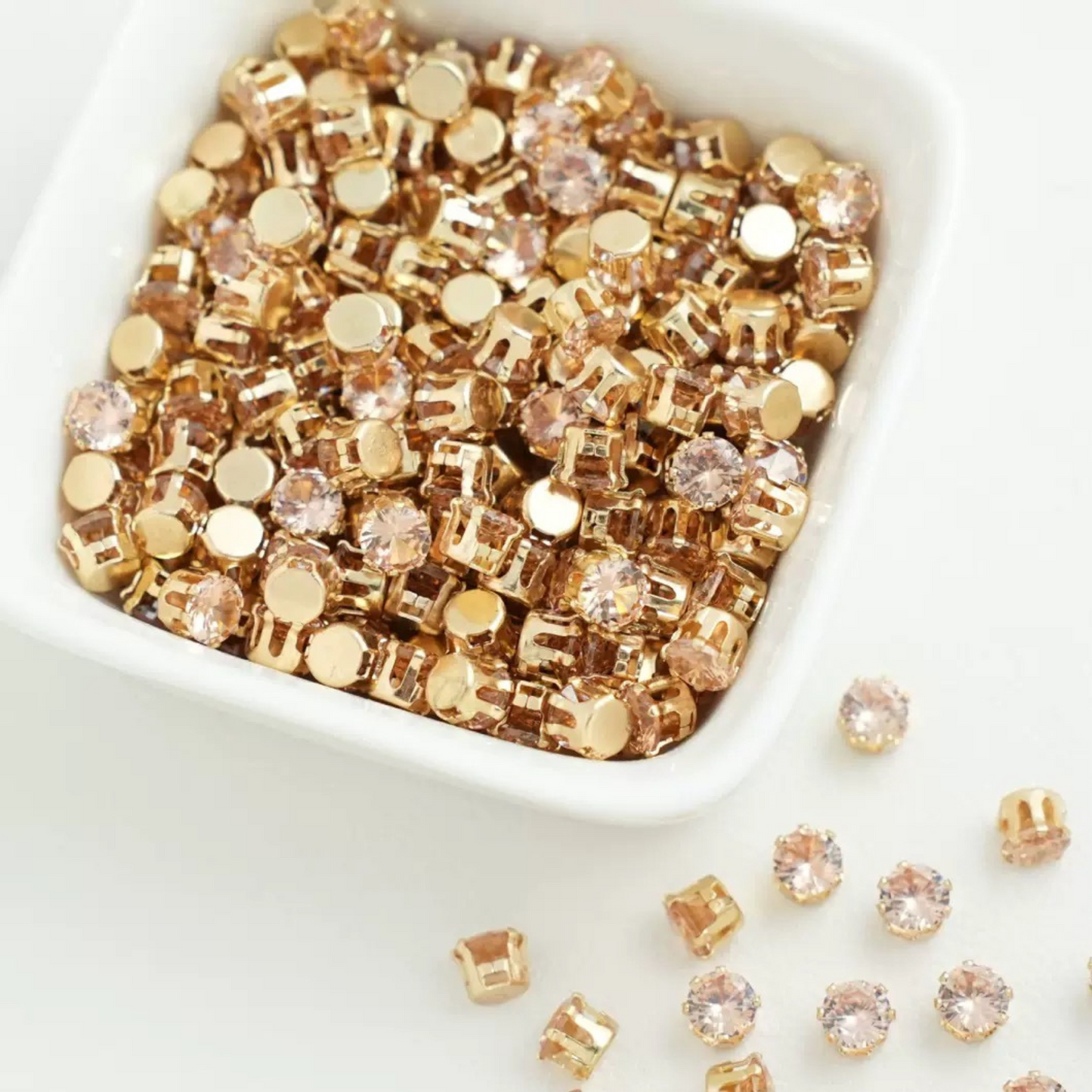 【A05】 5mm Round Zircon Beads – 50pcs Gold-Claw Rhinestones for DIY Handmade Jewelry
