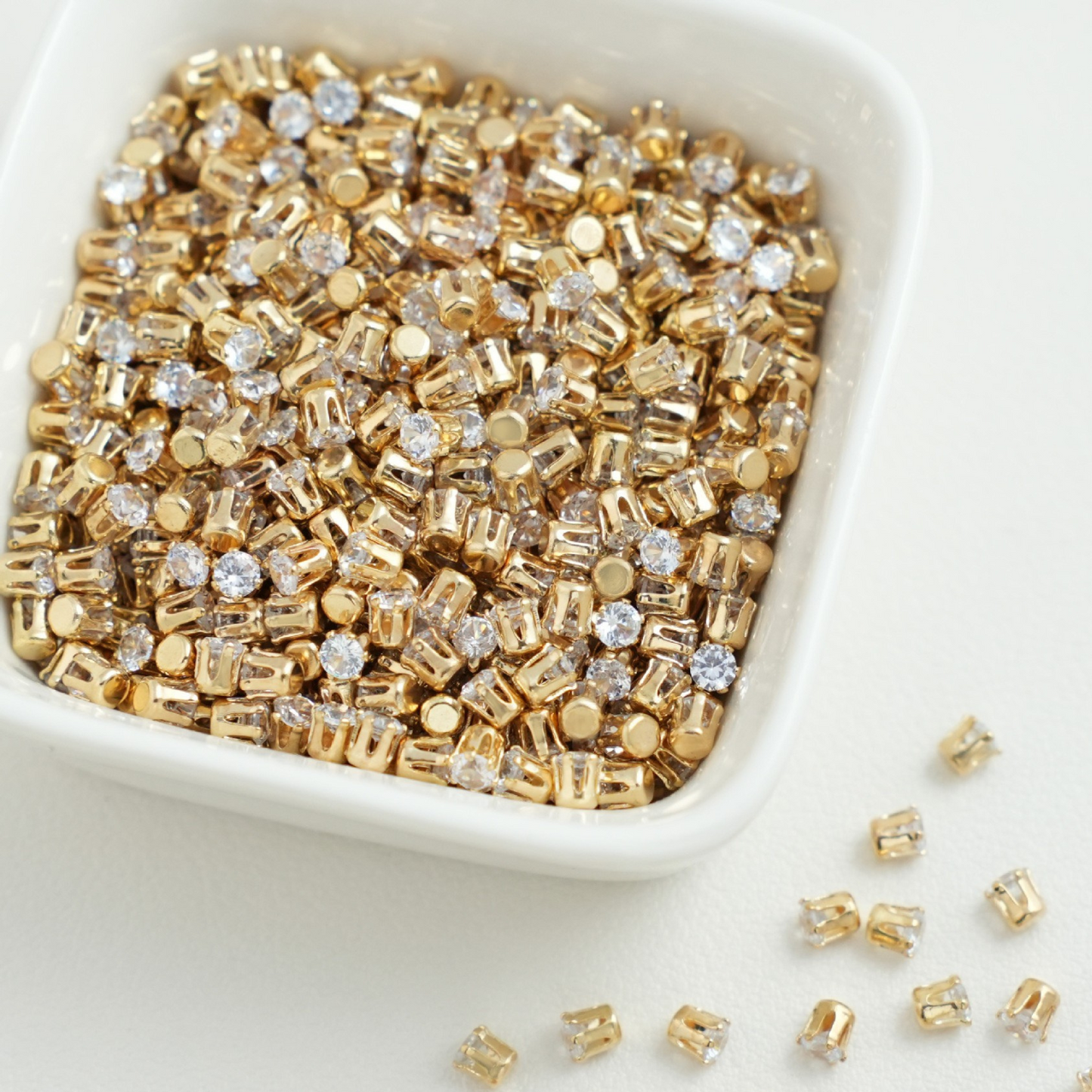 【A01】 50pcs 3mm Round Zircon Beads – Gold-Claw Rhinestones for DIY Handmade Jewelry