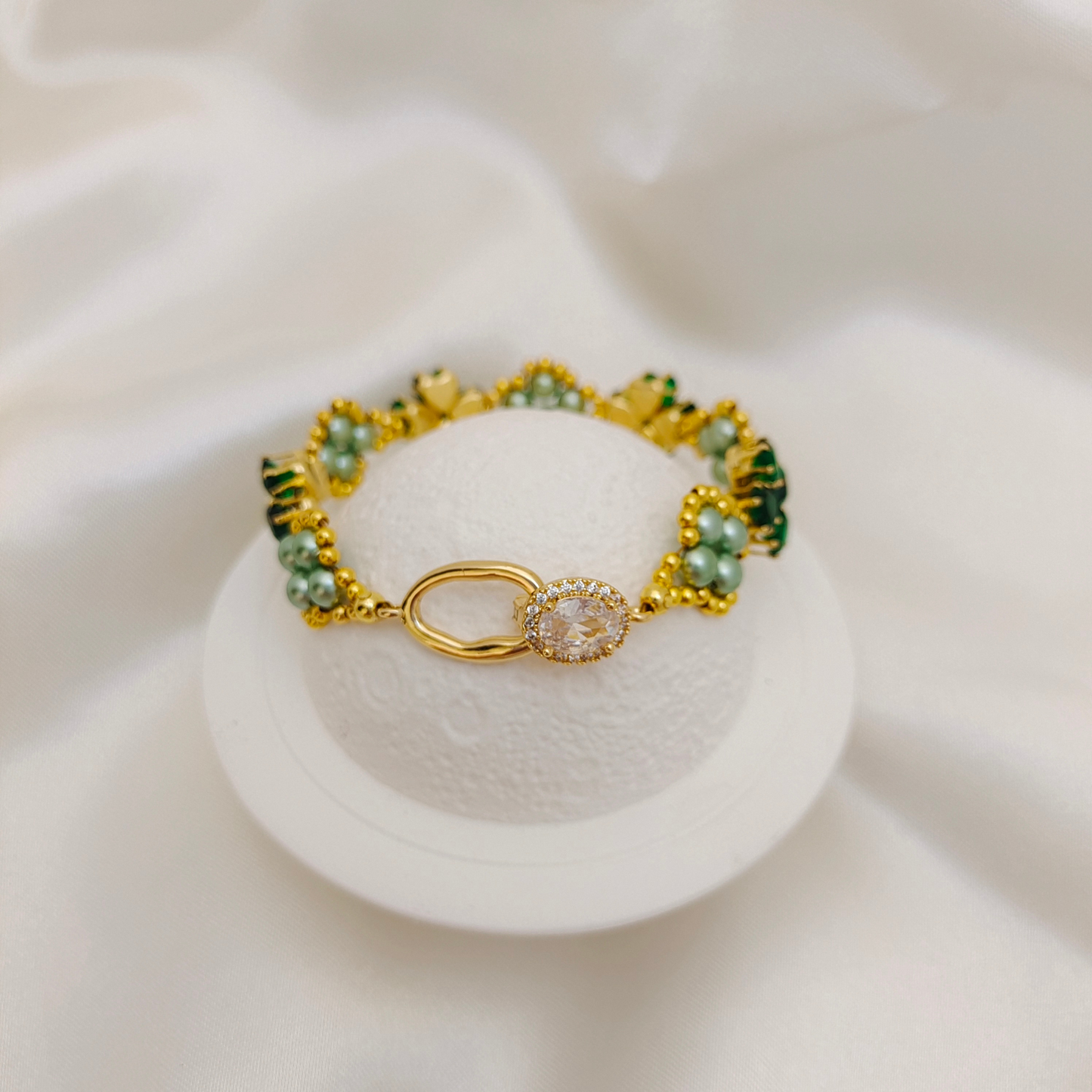 No.70 Clover Handmade Bracelet – Heart-Shaped CZ Charms, Pearls & Oval Clasp