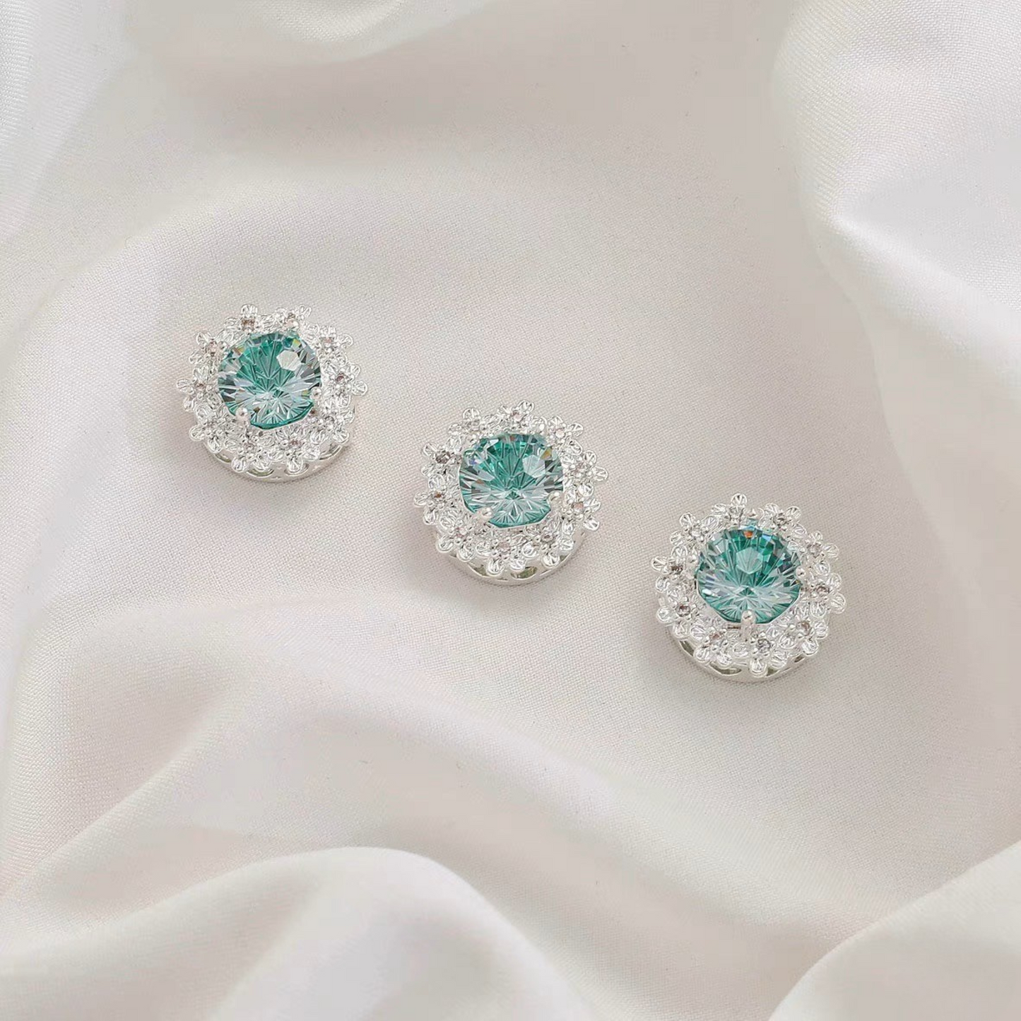 【S04】1PCS 16mm Peach Blossom Firework-Cut CZ Multi-Hole Spacer Bead – Silver-Plated, High-Color-Fast, DIY Jewelry Connector