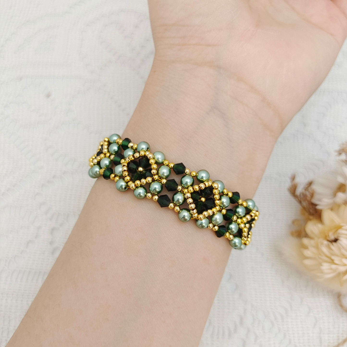 【No.66】DIY Bracelet Kit – Avocado with Pearls, Crystals & Horseshoe Clasp