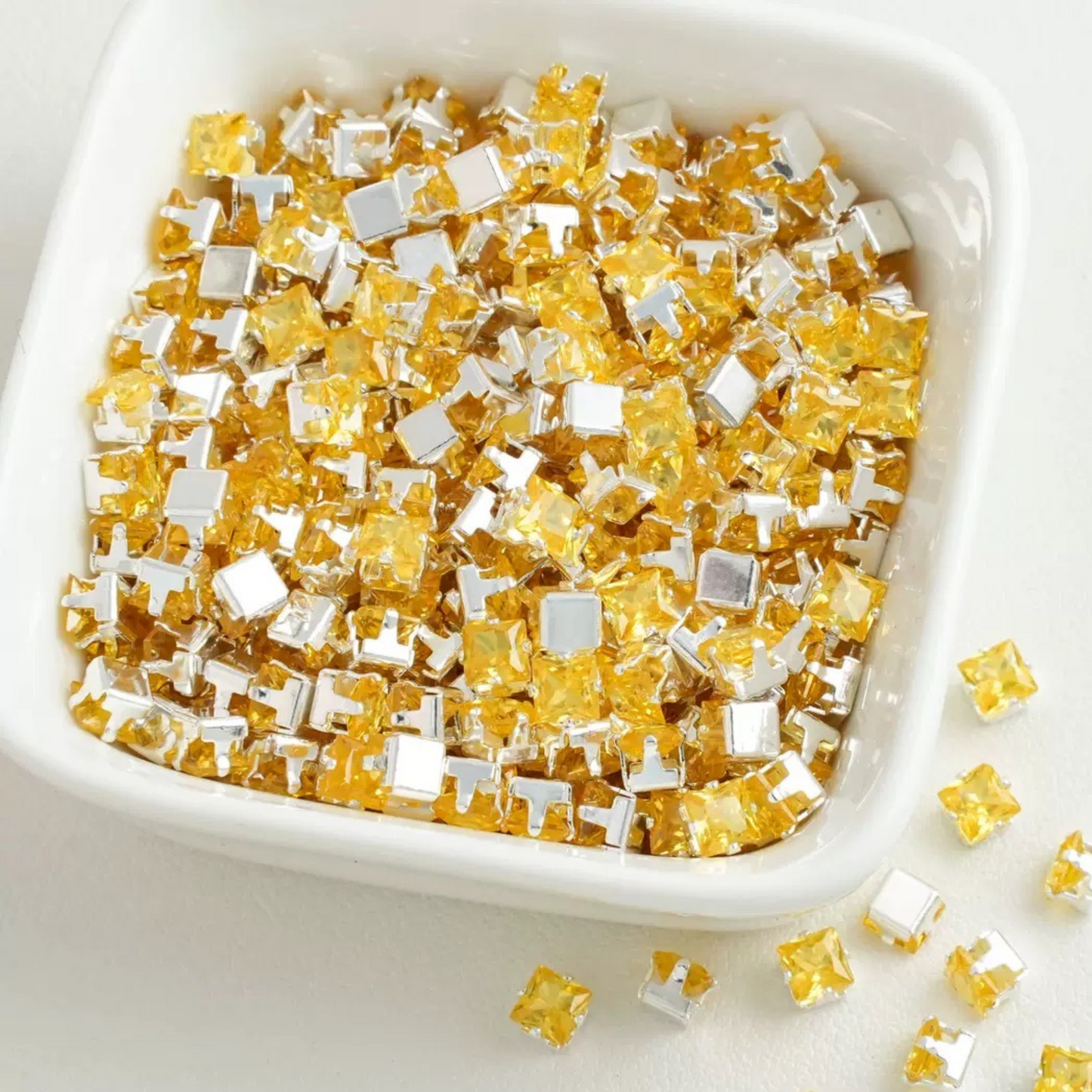 【A10】50pcs Square Zircon Beads – 4x4mm Silver-Claw DIY Spacer for Handmade Jewelry