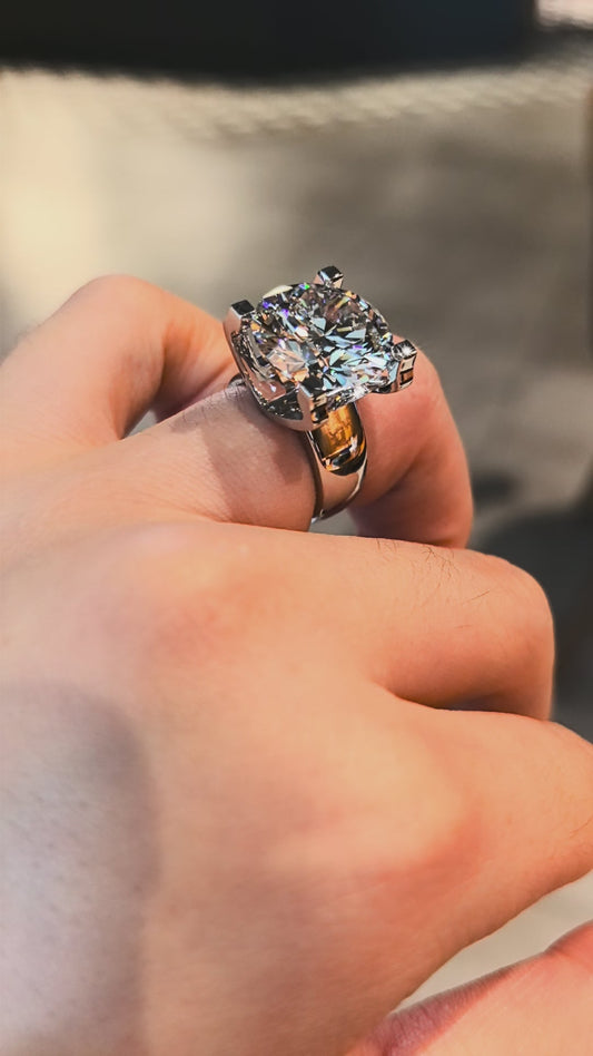 10 Carats Round Classic Diamond Ring