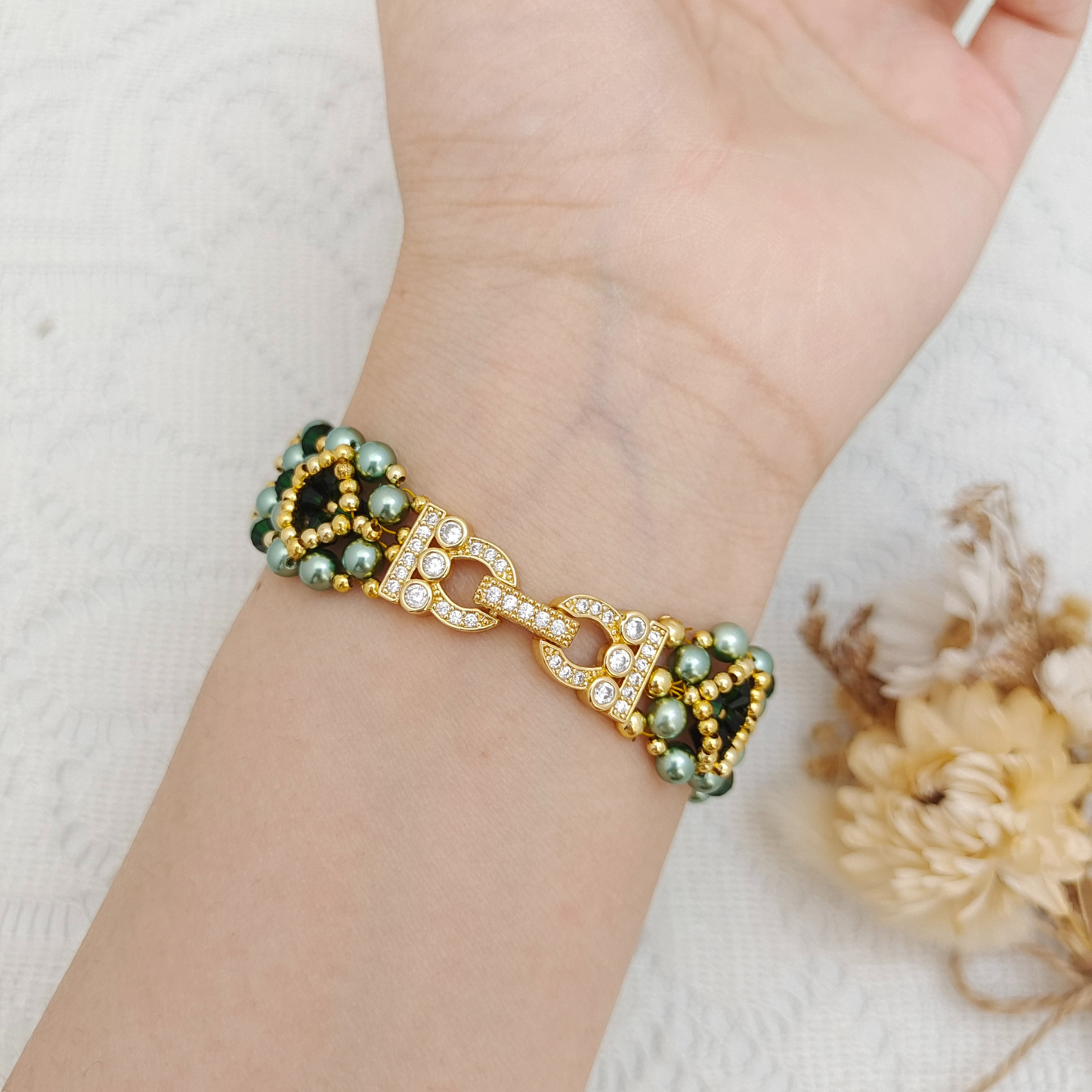 【No.66】DIY Bracelet Kit – Avocado with Pearls, Crystals & Horseshoe Clasp