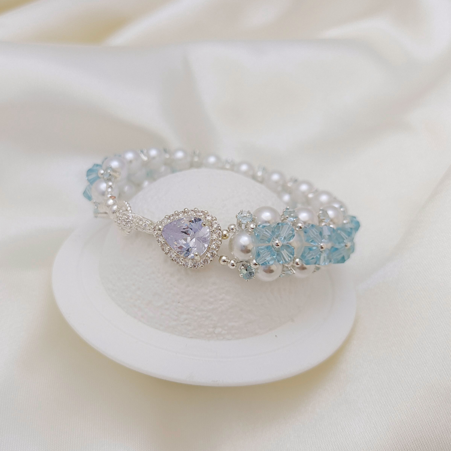 No.79 Tear of Mermaid Handmade Bracelet – 6mm Pearls, Crystals, CZ, with Teardrop Clasp