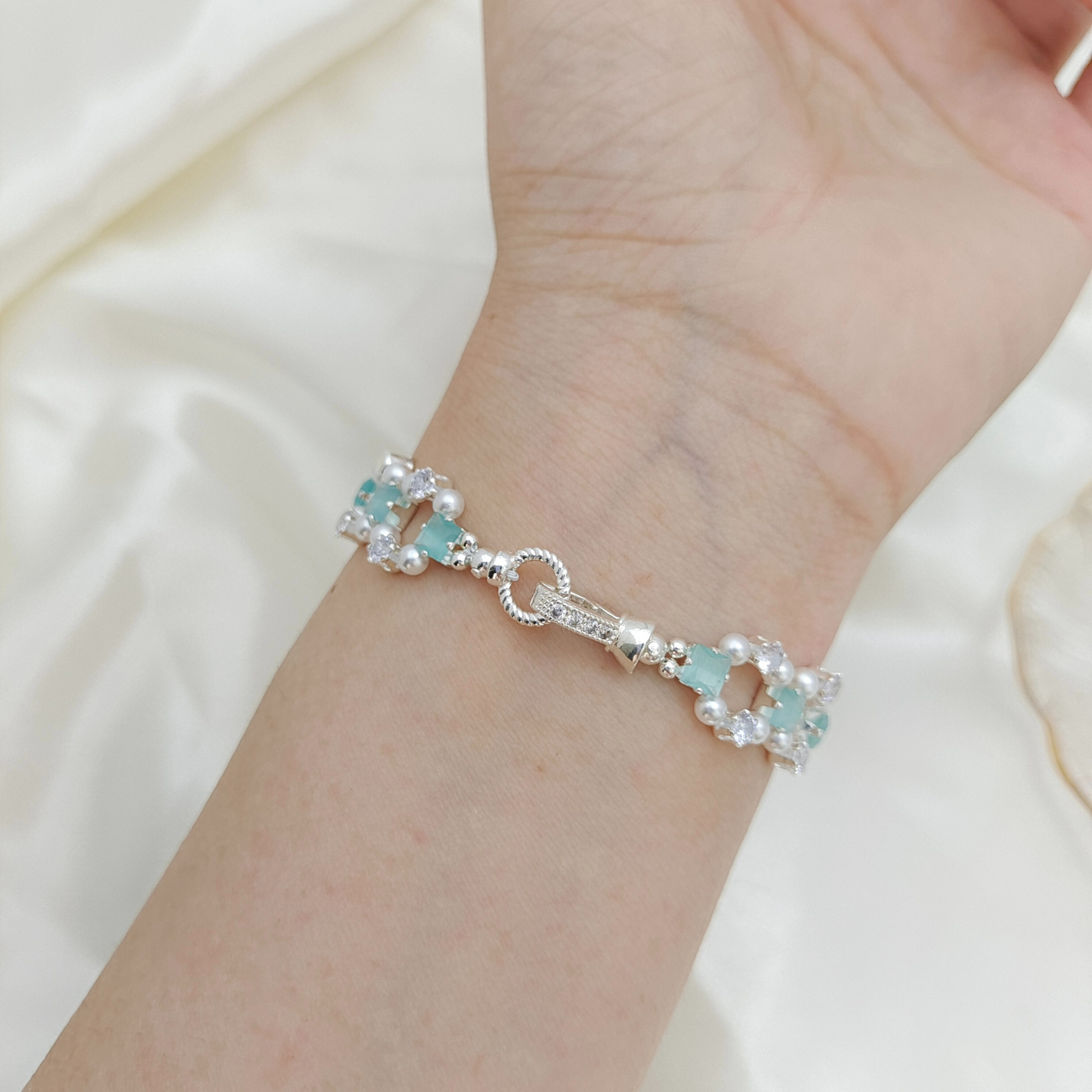 No.68 Persian Cat Handmade Bracelet – Cat’s Eye CZ, White Zircon & Pearl Beaded Jewelry