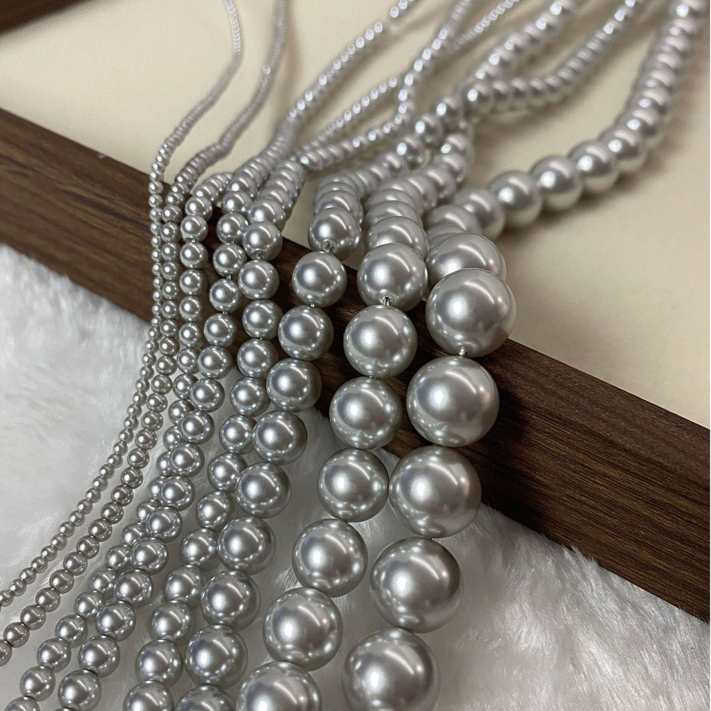 Crystal Light Grey Pearl - Swarovski Color P05G