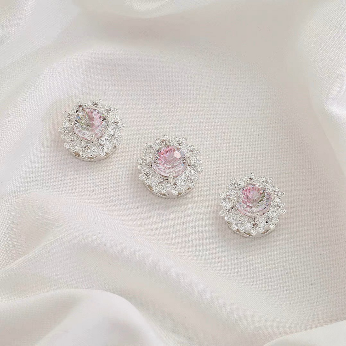 【S04】1PCS 16mm Peach Blossom Firework-Cut CZ Multi-Hole Spacer Bead – Silver-Plated, High-Color-Fast, DIY Jewelry Connector