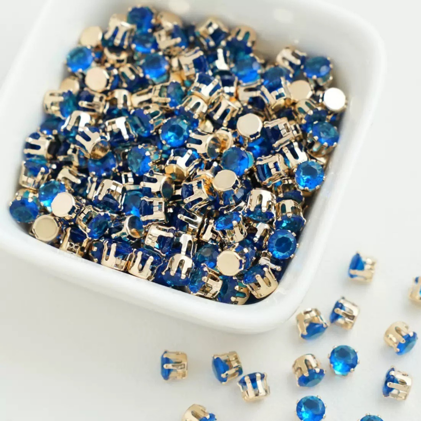 【A05】 5mm Round Zircon Beads – 50pcs Gold-Claw Rhinestones for DIY Handmade Jewelry