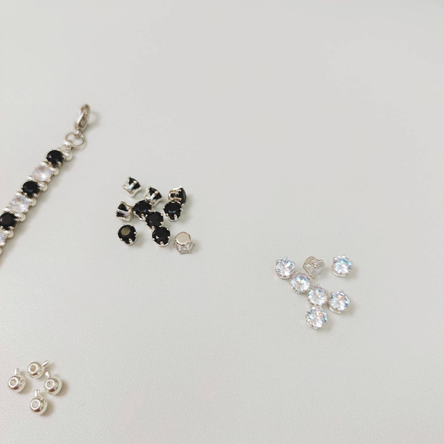 No.13 Classic Black & White DIY Bracelet Kit – 4mm CZ Beads, Silver Seed Beads, Complete Tutorial