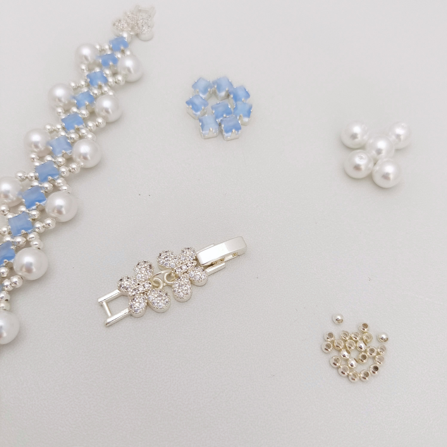 【No.64】DIY Bracelet Kit – French Court with Pearls & Cat Eye Square Beads