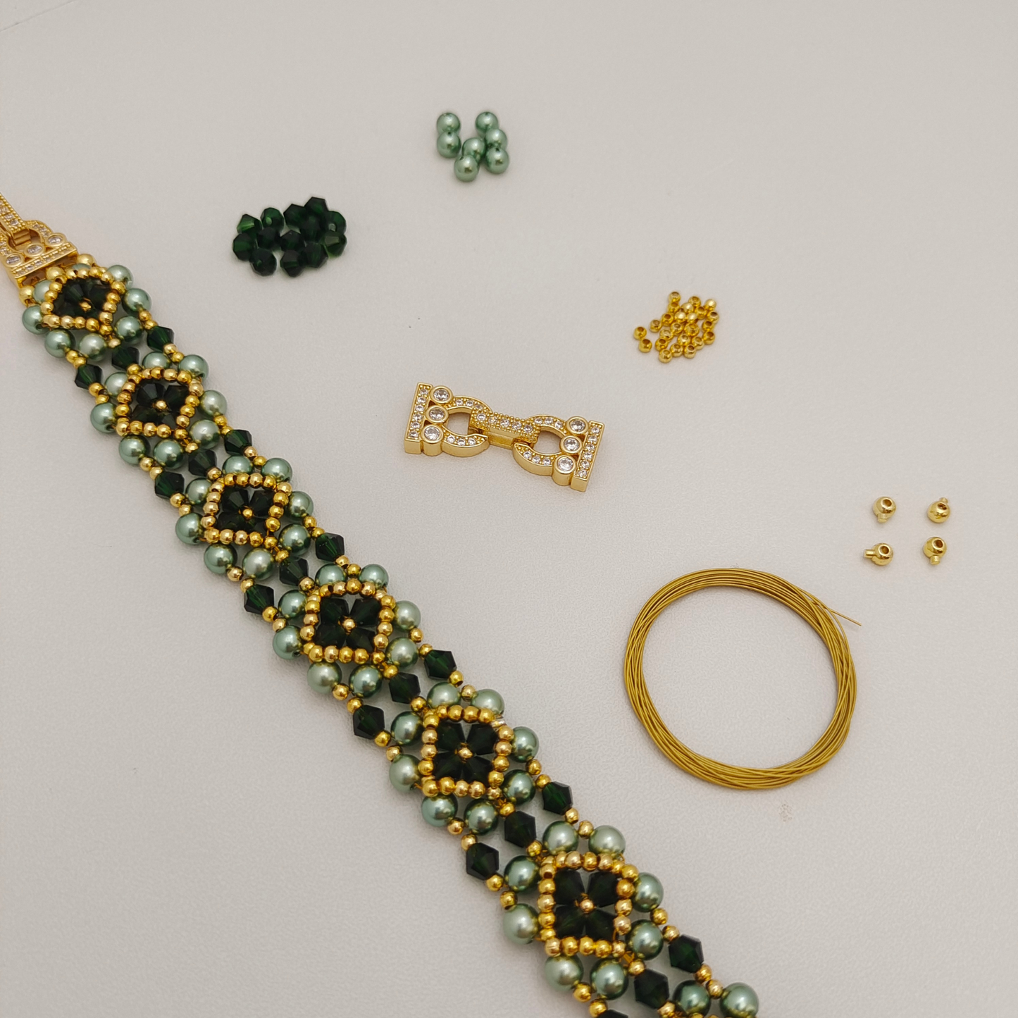 【No.66】DIY Bracelet Kit – Avocado with Pearls, Crystals & Horseshoe Clasp
