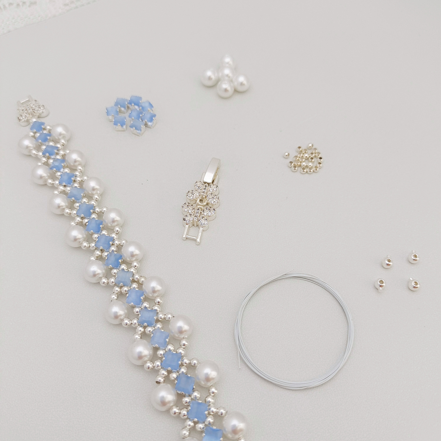 【No.64】DIY Bracelet Kit – French Court with Pearls & Cat Eye Square Beads