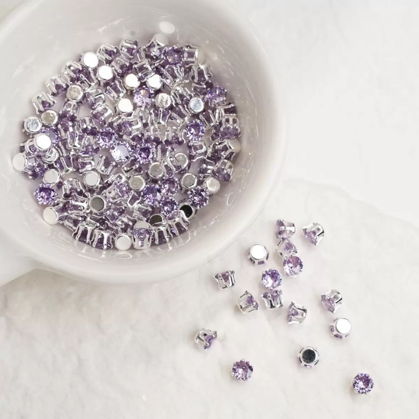 【A06】 5mm Round Zircon Beads – 50pcs Silver-Claw Rhinestones for DIY Handmade Jewelry