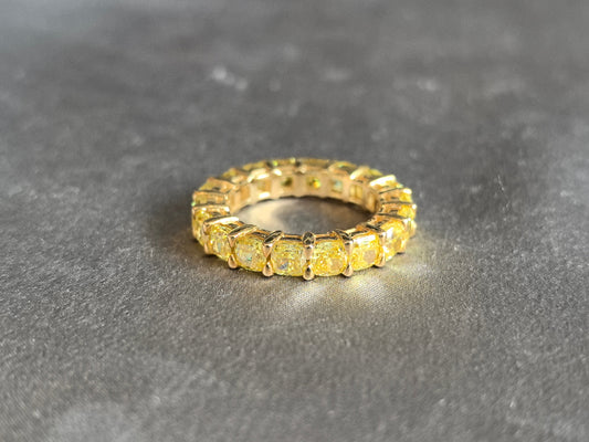0.3ct 5.5g ivid Yellow Cushion Cut Lab Diamond Eternity Band | 18 Stones