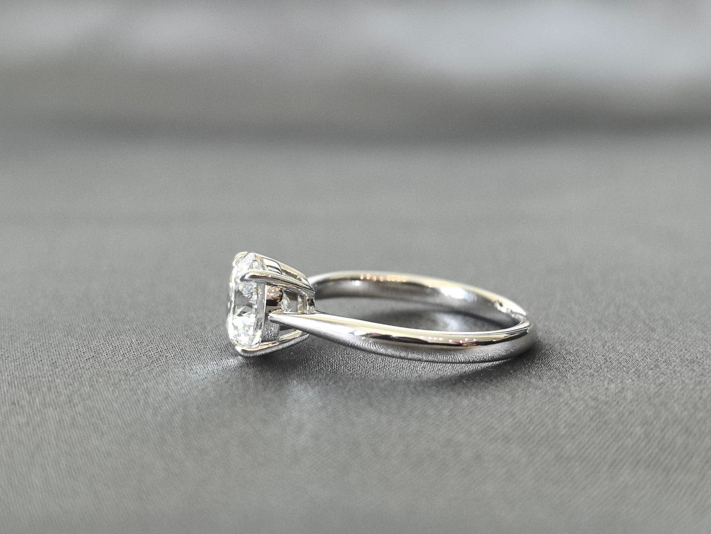 Round Solitaire Four Claw Plain Band