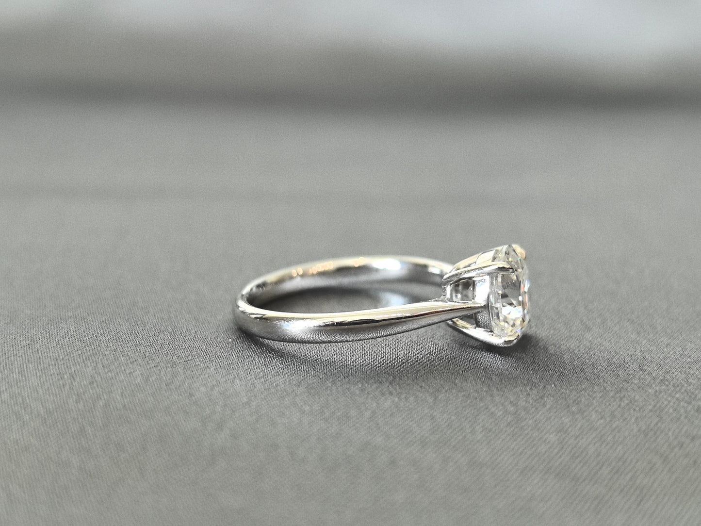 Round Solitaire Four Claw Plain Band