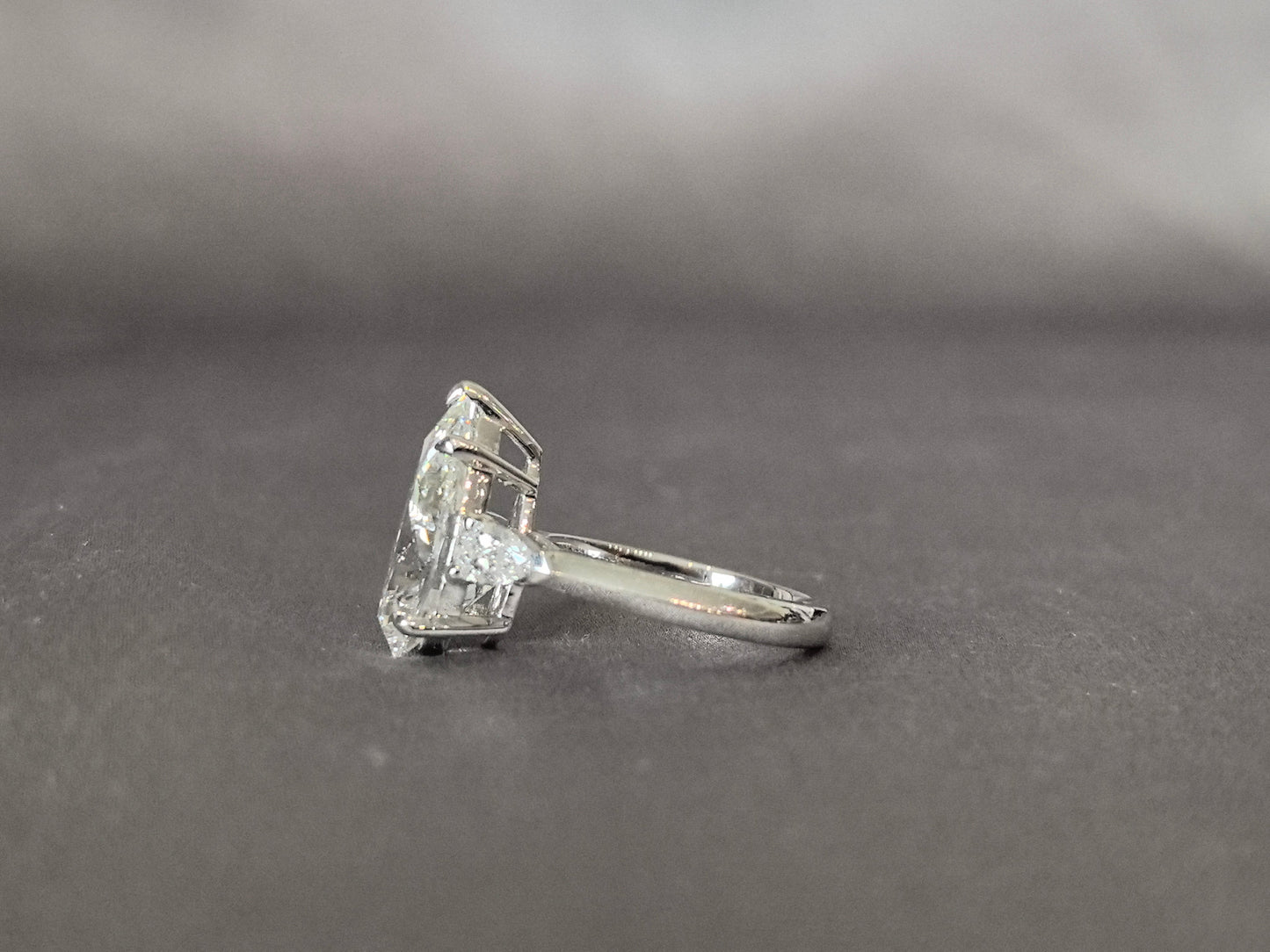 Pear-Center Trilogy Ring | Pear Sidestones | Fluid Harmony | Lab-Grown Diamonds