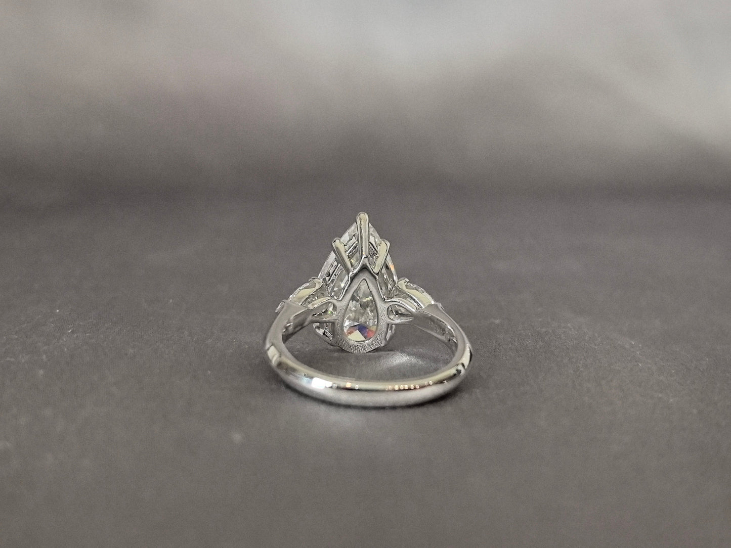 Pear-Center Trilogy Ring | Pear Sidestones | Fluid Harmony | Lab-Grown Diamonds