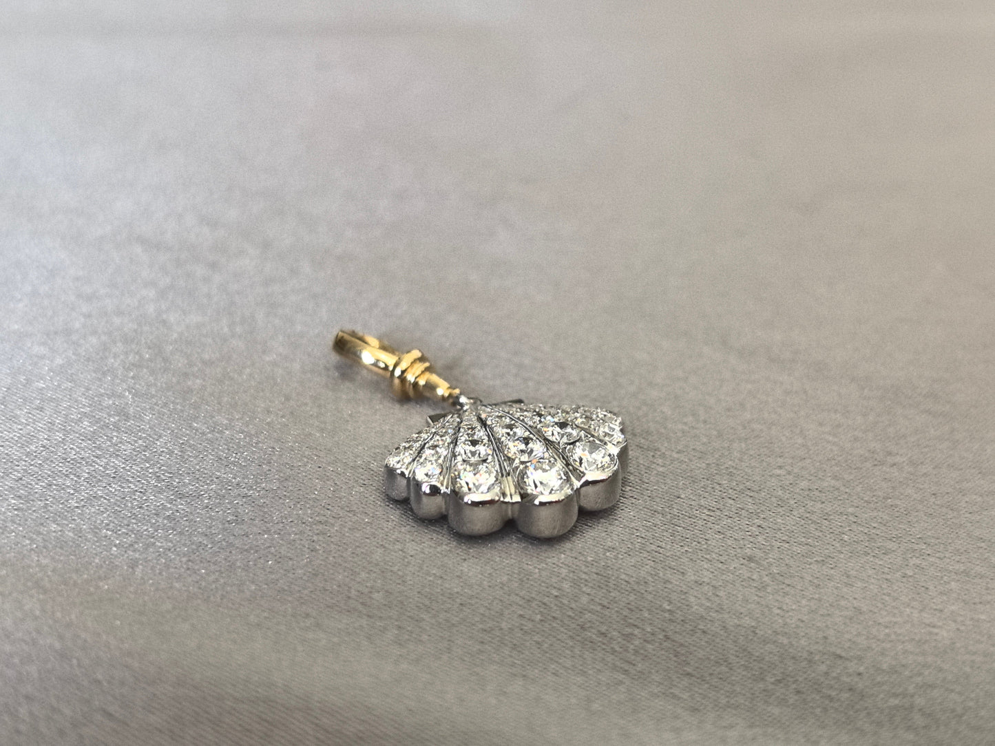 0.8ct 5.3g 18K Gold Shell Pendant | Full Pavé Lab Diamonds | Textured Back | Ethical Luxury