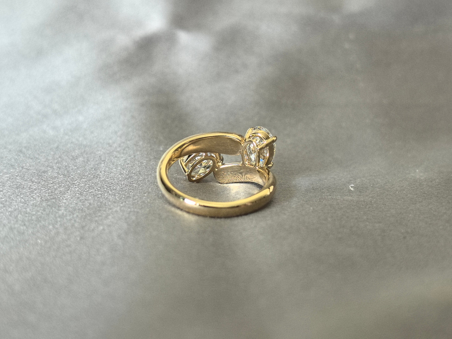 Twisted Band Dual Oval Lab Diamond Ring | 14K Gold | Architectural Elegance