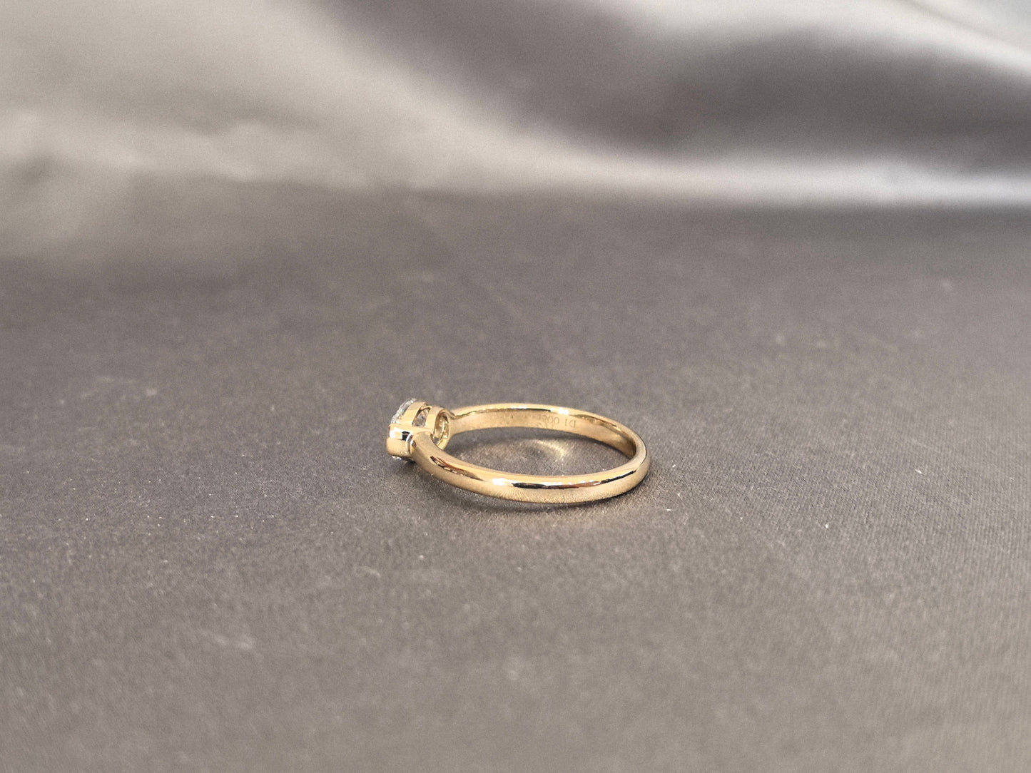 East-West Oval Lab Diamond Pinky Ring | Plain Band | 14K Gold | Modern Minimalist