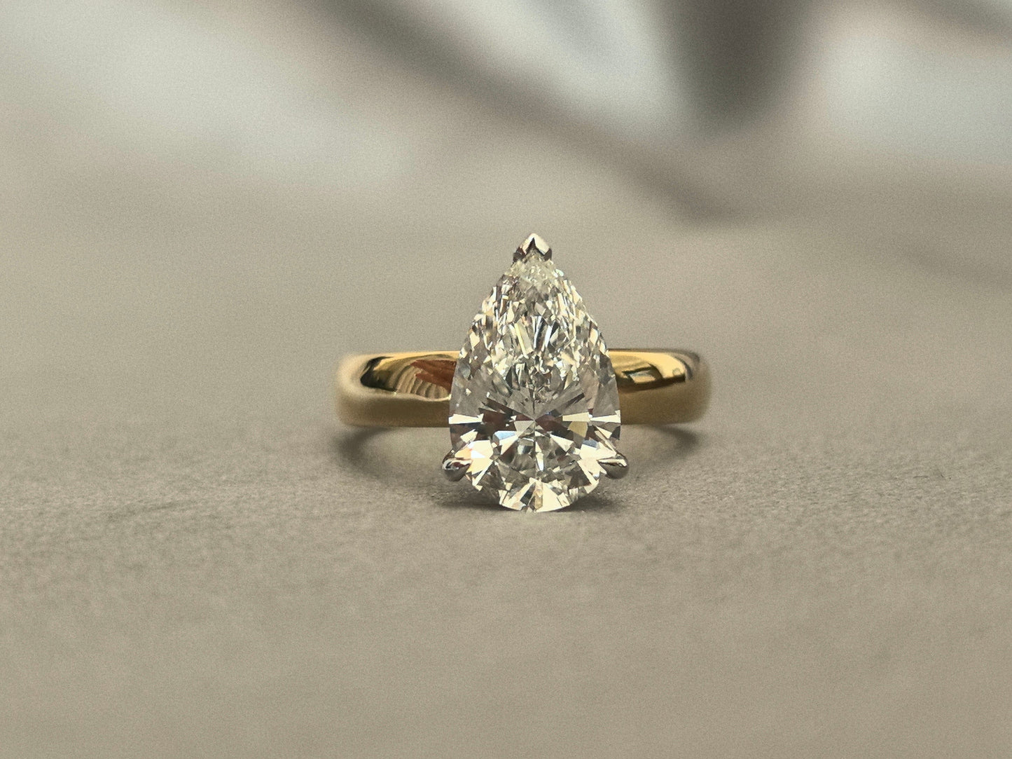 3.01 Carat Pear-Shaped Lab Diamond Wide Ring | 4mm Wide | 18k Gold | Lab-Grown DiamondsPear-Shaped Minimalist Pavé Ring | Elegant Teardrop Silhouette