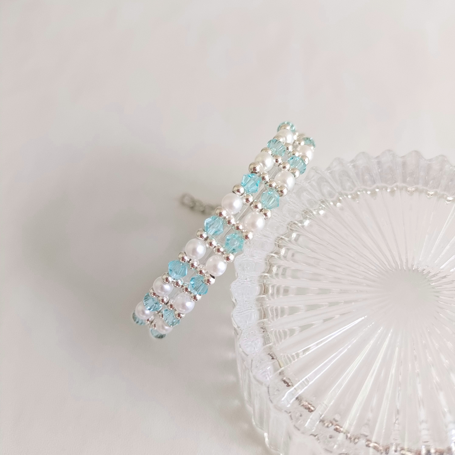 No.02 DIY Frozen-Inspired Beaded Bracelet Kit – 4mm Crystal Diamond Beads, 4mm Pearls, Silver Seed Beads & Findings | Beginner Jewelry Craft Kit Gift for Her