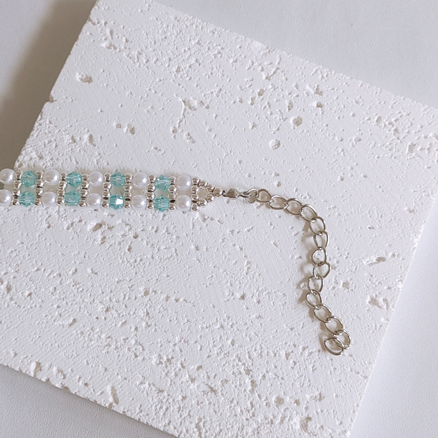 No.02 DIY Frozen-Inspired Beaded Bracelet Kit – 4mm Crystal Diamond Beads, 4mm Pearls, Silver Seed Beads & Findings | Beginner Jewelry Craft Kit Gift for Her