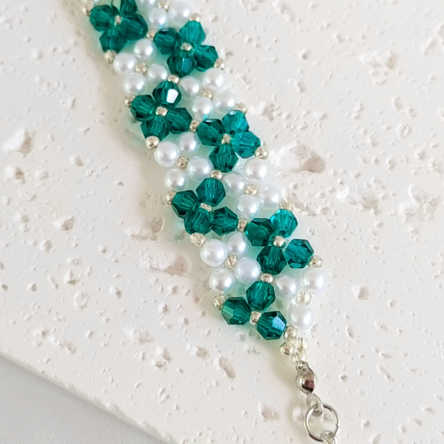 No.04 DIY Peacock-Inspired Beaded Bracelet– Green 4mm Crystal Diamond Beads, 4mm Pearls, Silver Seed Beads & Jewelry Findings | Craft Kit Beginner-Friendly Craft Gift for Her