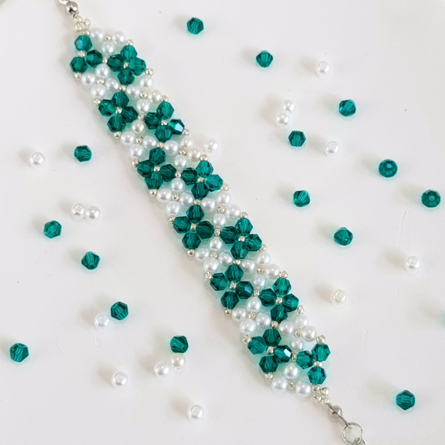 No.04 DIY Peacock-Inspired Beaded Bracelet– Green 4mm Crystal Diamond Beads, 4mm Pearls, Silver Seed Beads & Jewelry Findings | Craft Kit Beginner-Friendly Craft Gift for Her