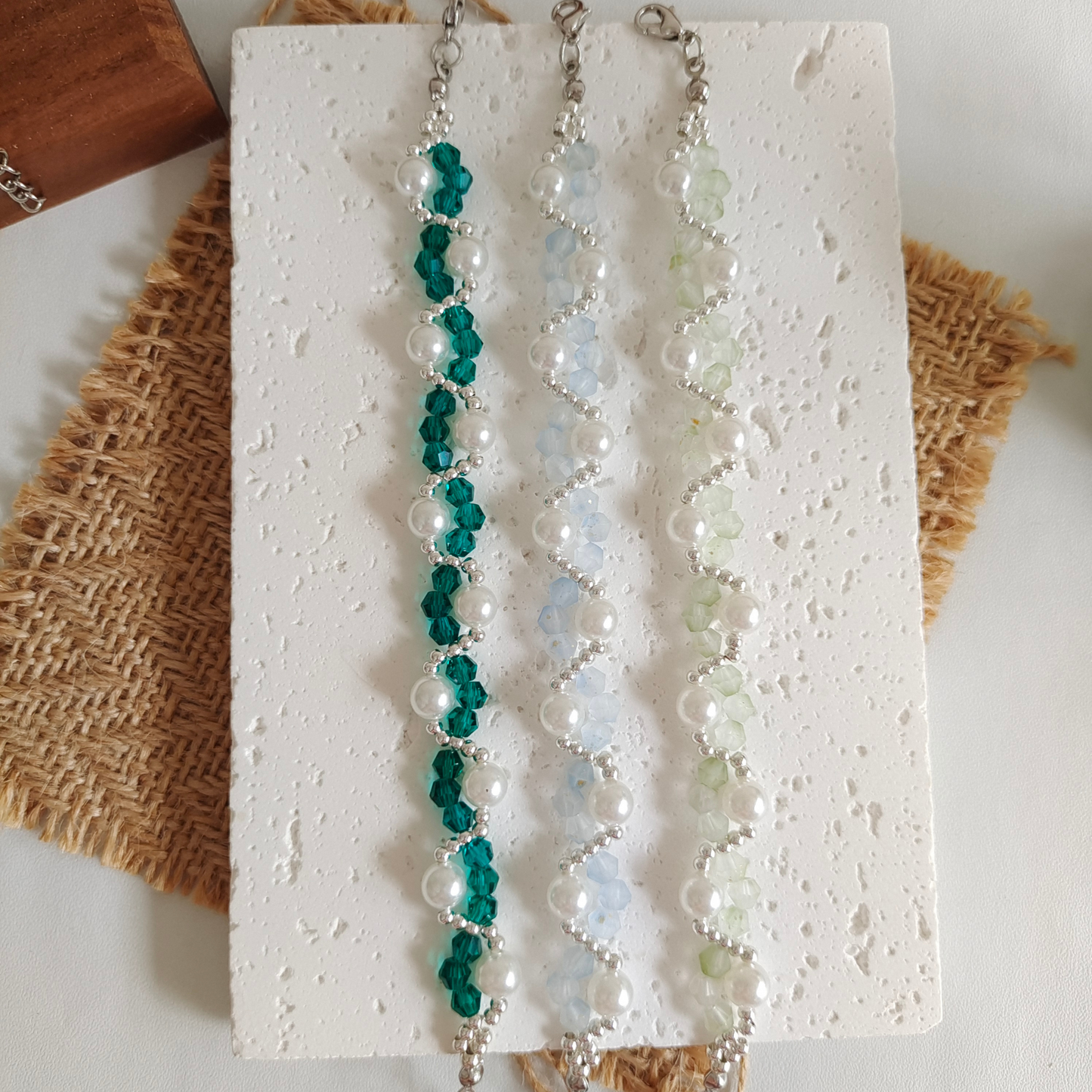 No.43 Creamy Pearl Wave DIY Bracelet Kit – Frosted Beads & Silver Seed Beads