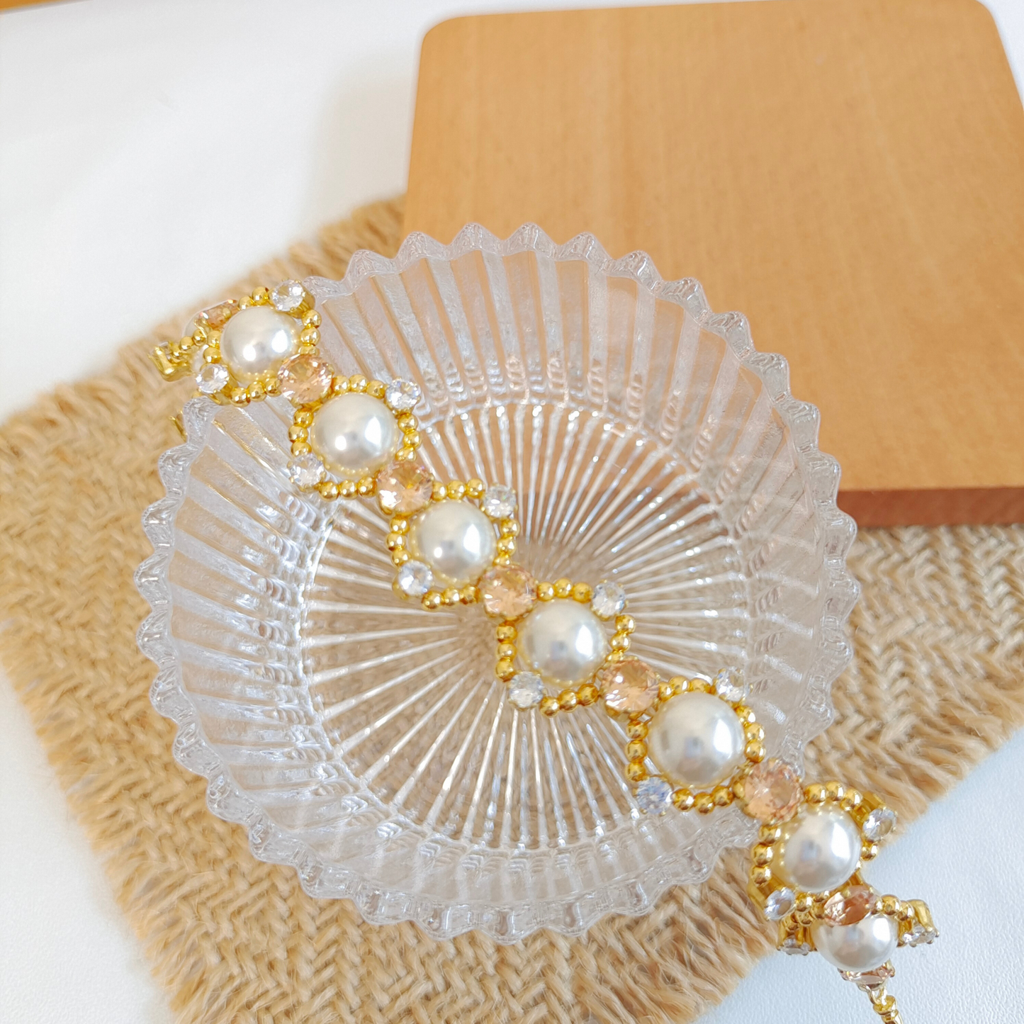 No.22 LinaBell-Inspired Pearl Bracelet – Handmade Pink Elegance with Zircons & Beads