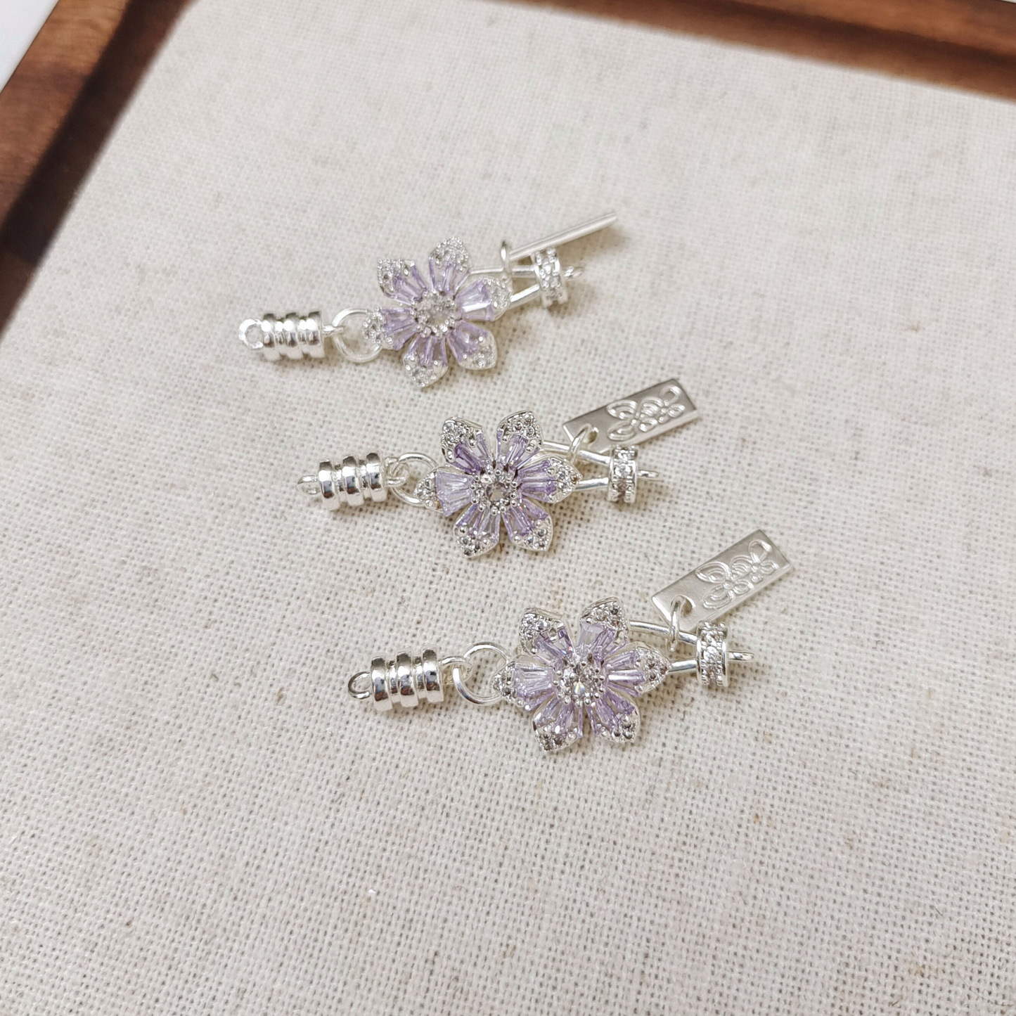 【B12】1PCS Sakura-Shaped Light Purple Zircon Clasp – DIY Jewelry Connector