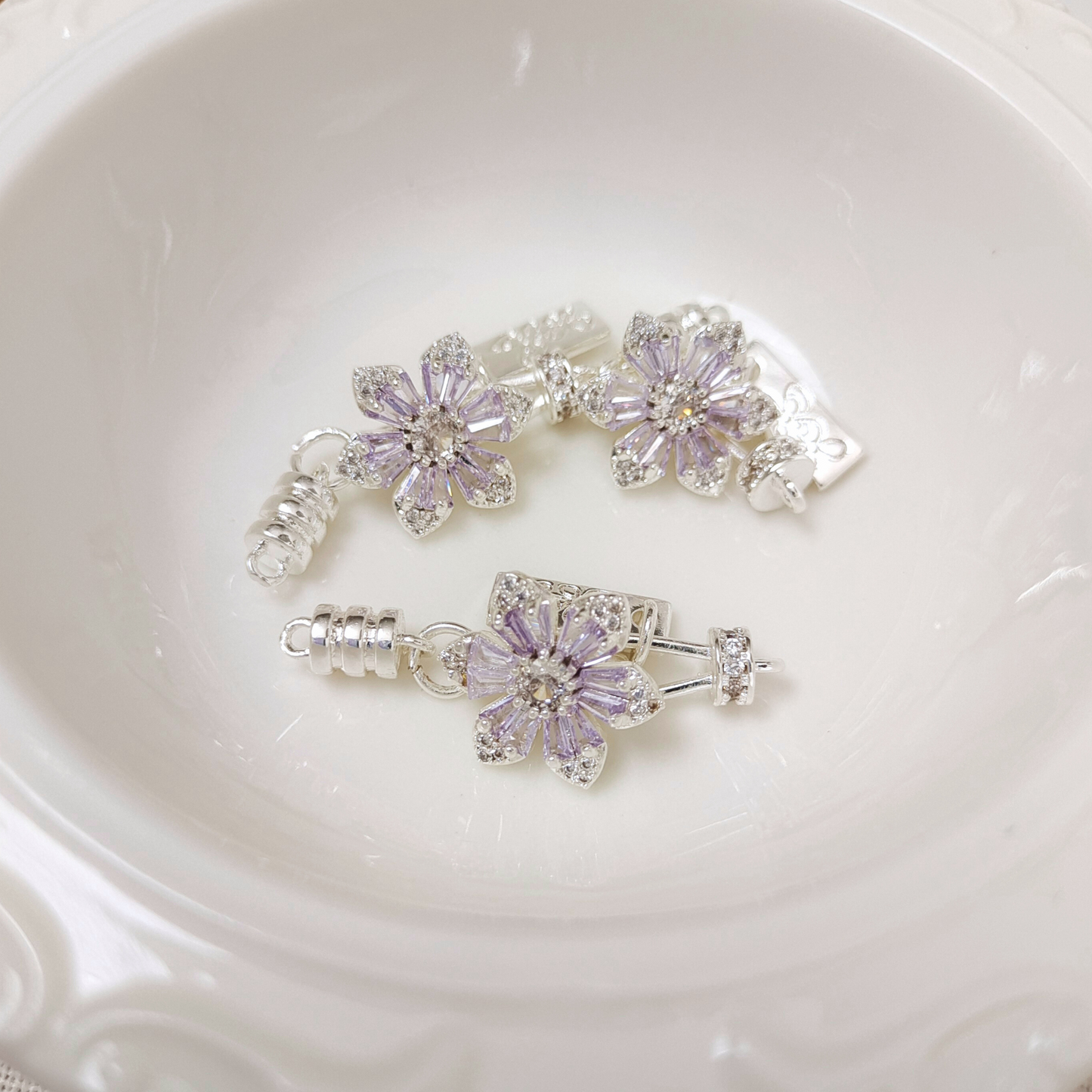 【B12】1PCS Sakura-Shaped Light Purple Zircon Clasp – DIY Jewelry Connector